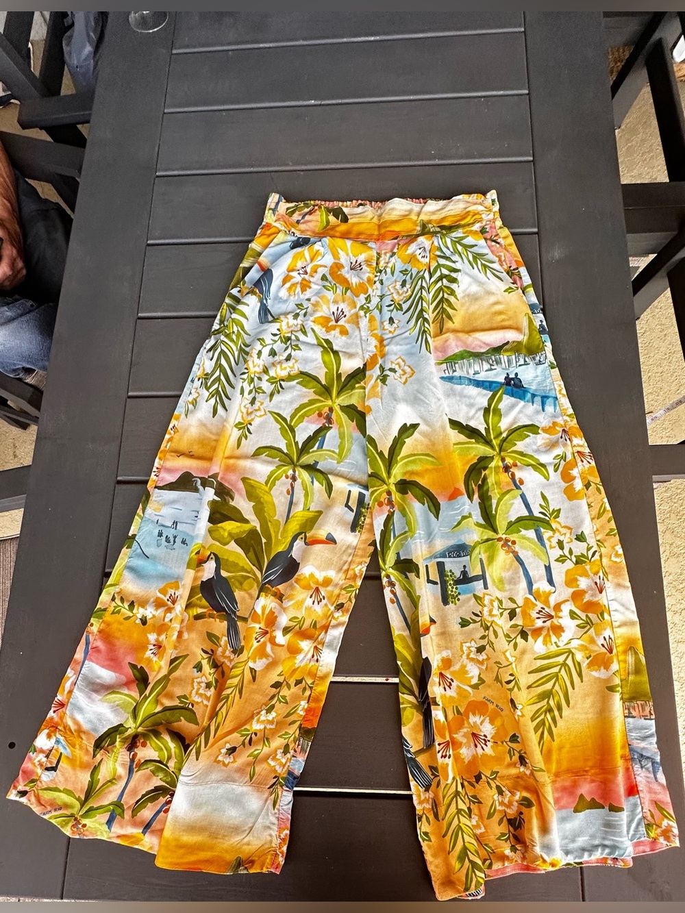 Farm Rio wide leg pans Size M